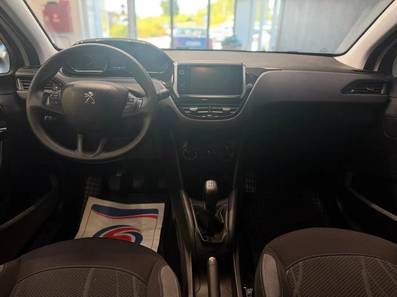Vehicle image 7