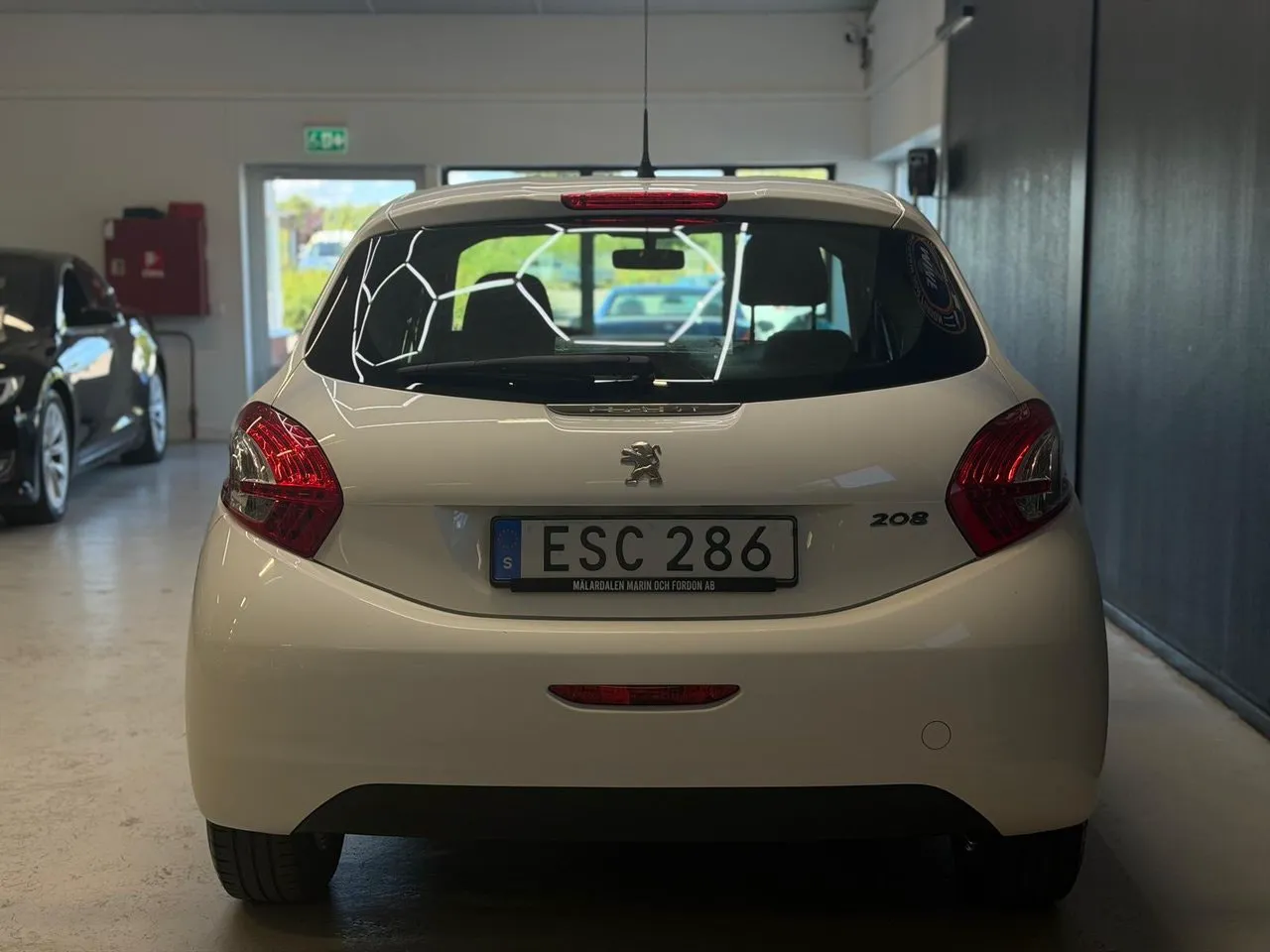 Vehicle image 21