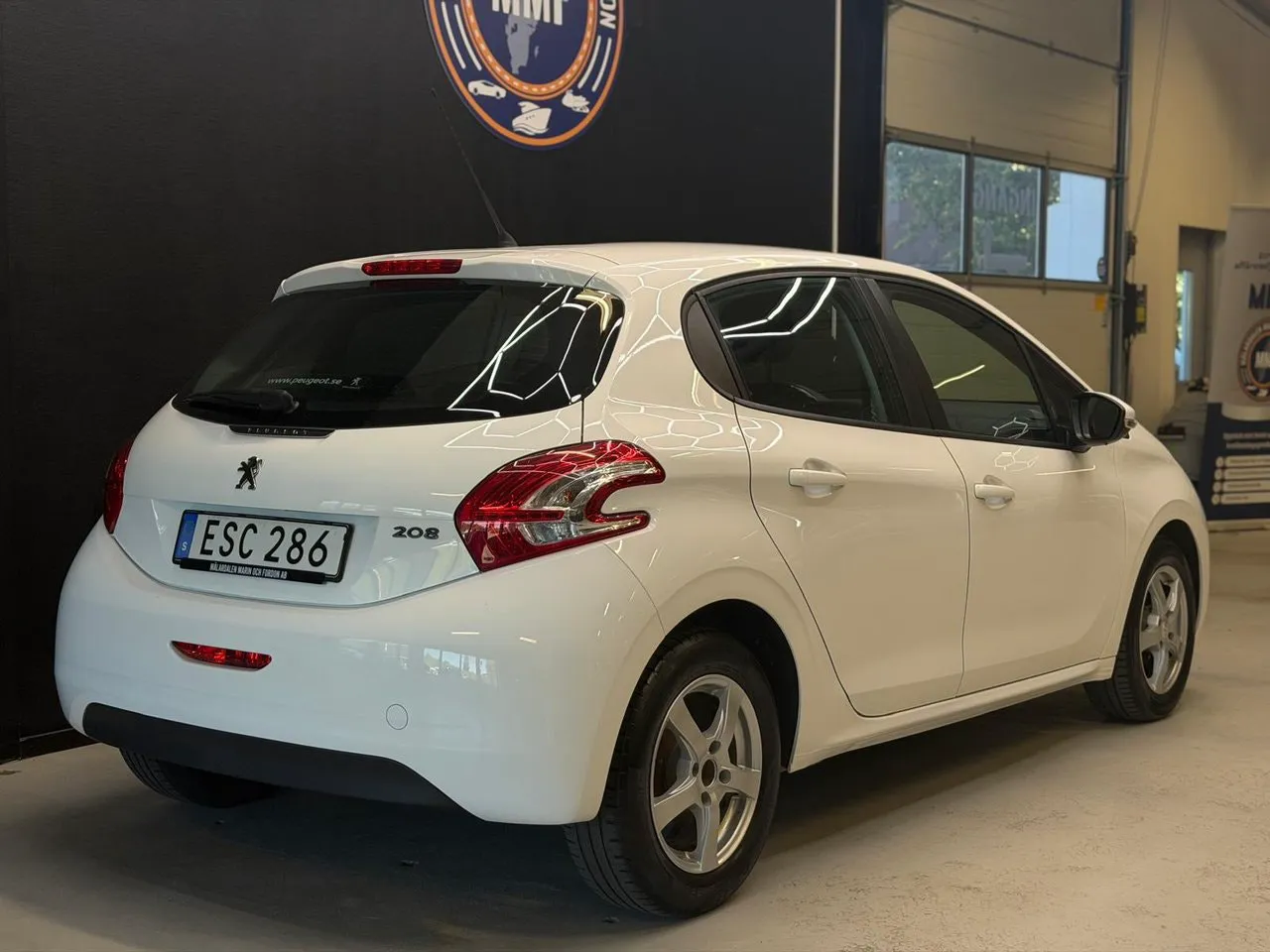 Vehicle image 20