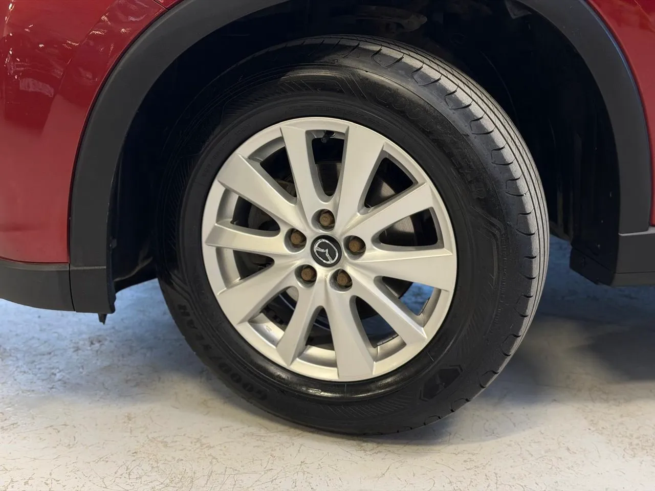 Vehicle image 16