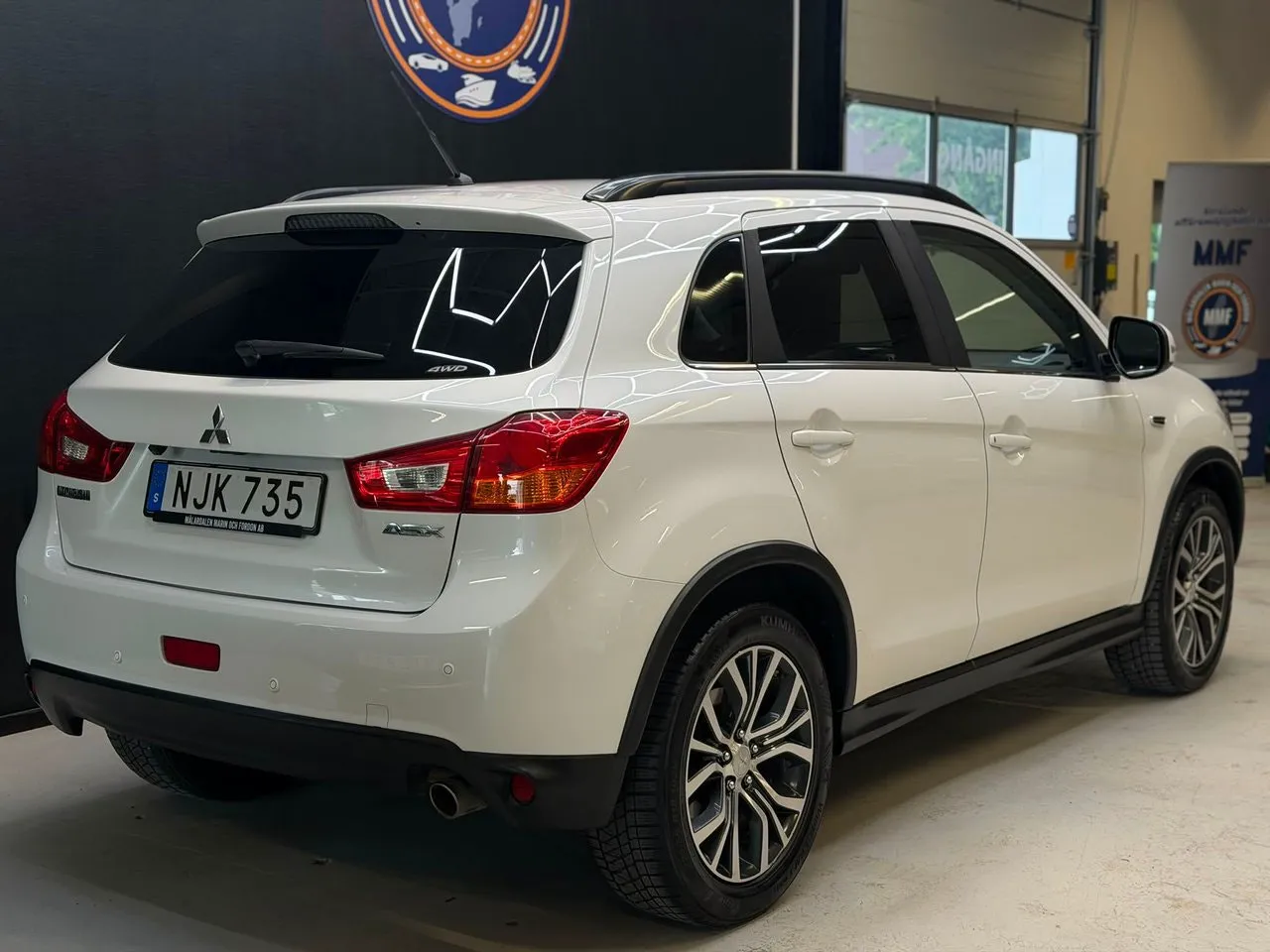 Vehicle image 21