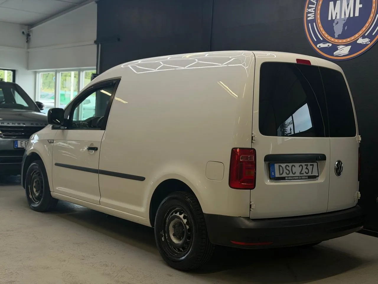 Vehicle image 16