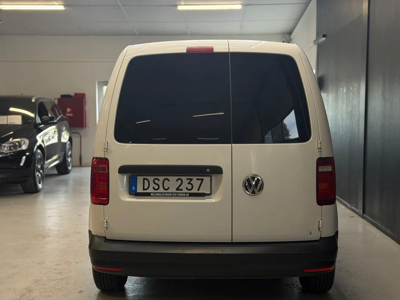 Vehicle image 18