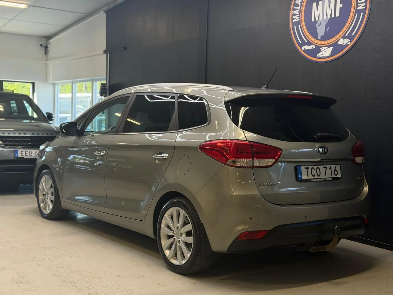 Vehicle image 19