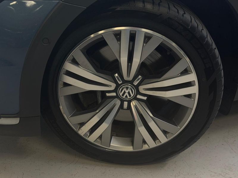 Volkswagen Passat bild 18