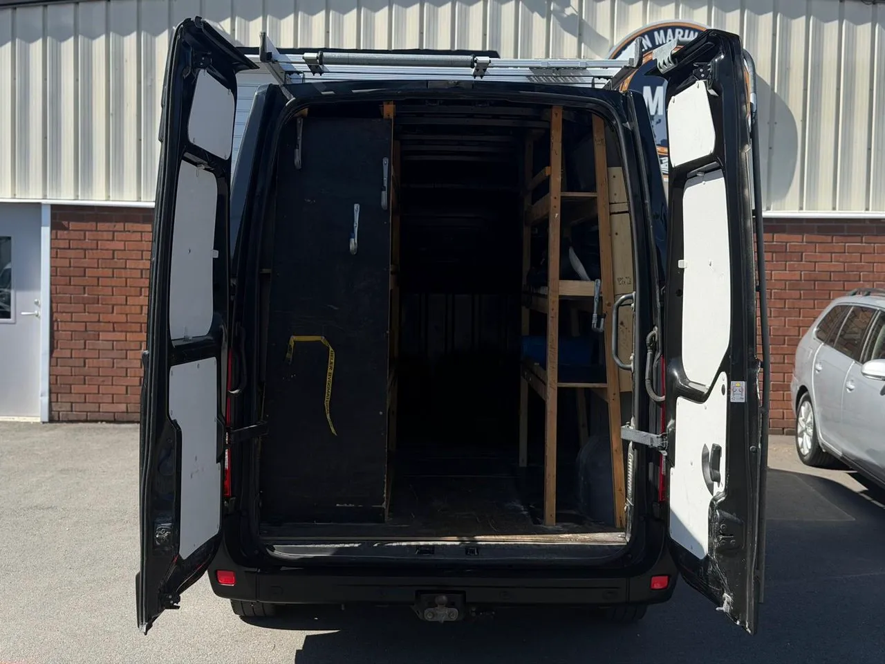 Vehicle image 13
