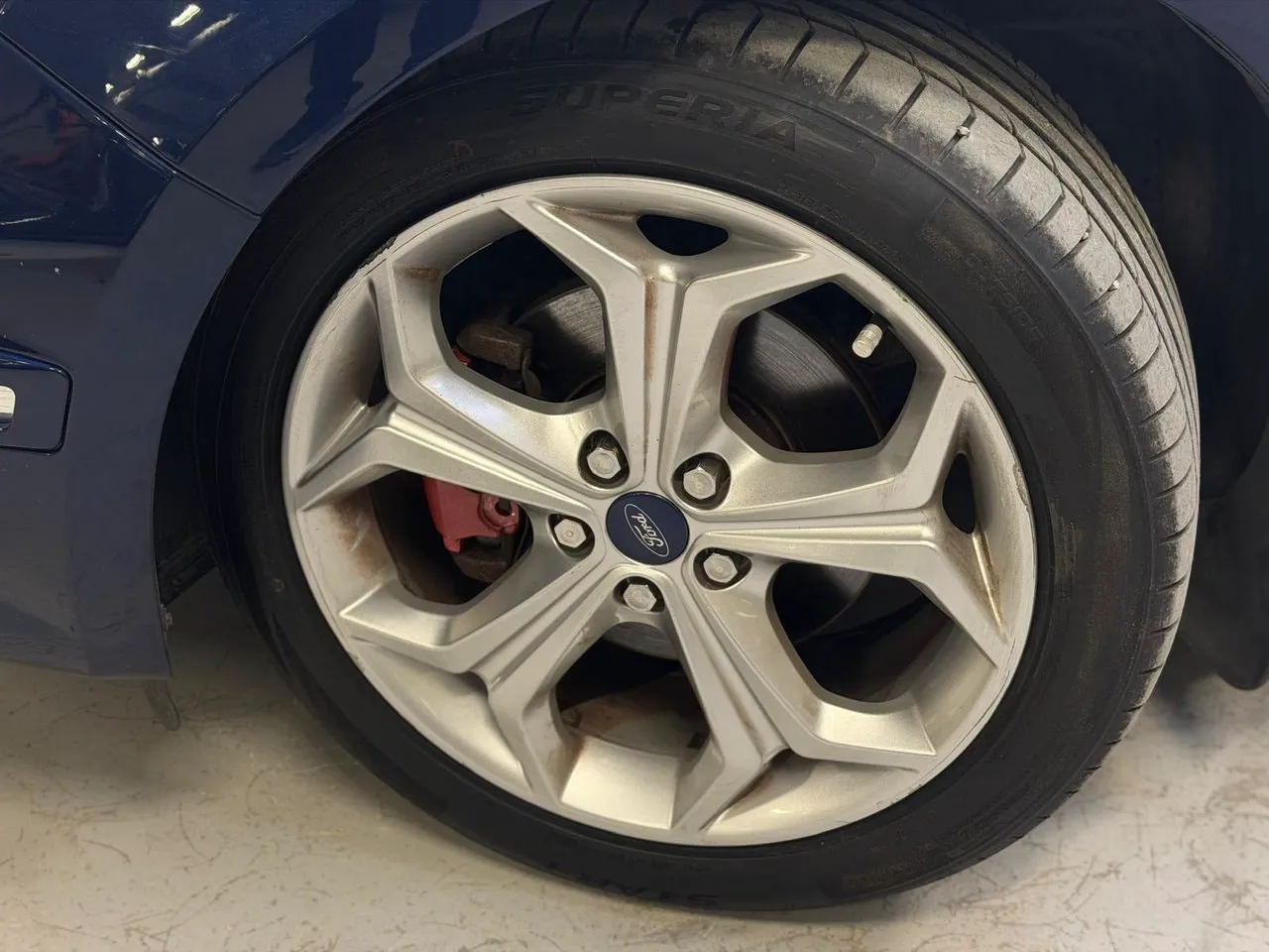 Vehicle image 18