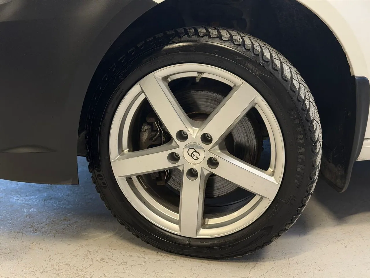 Vehicle image 18