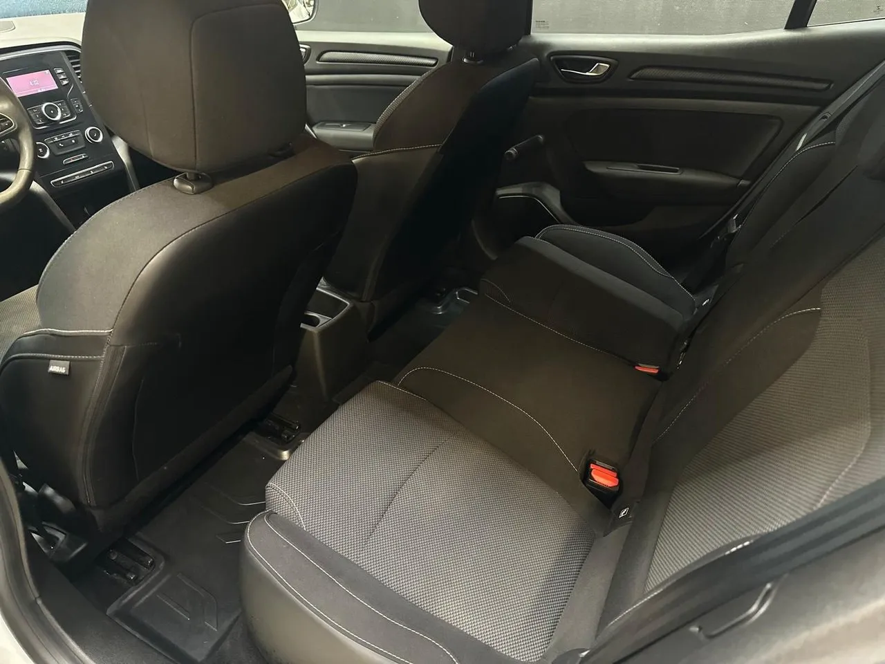 Vehicle image 15