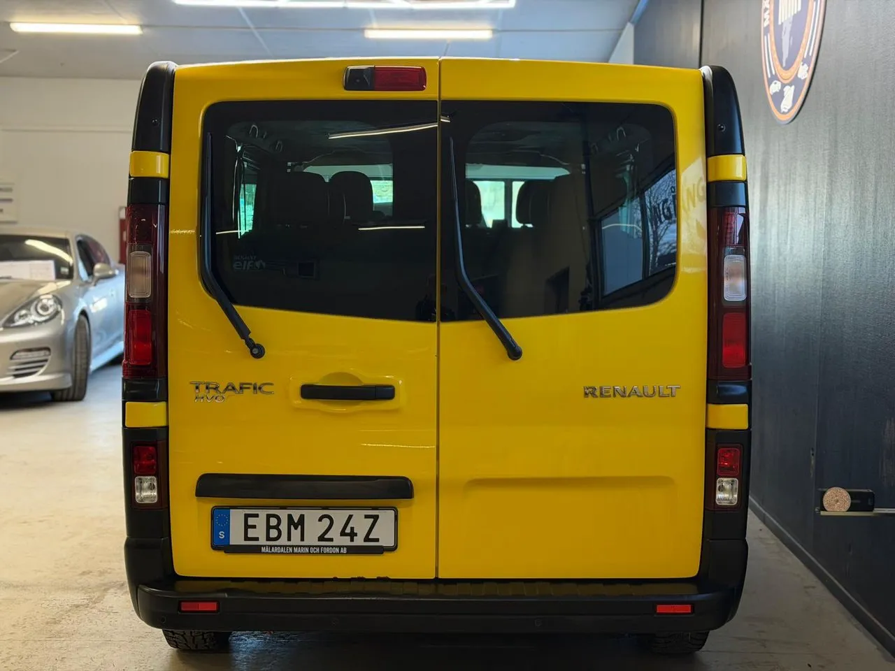 Vehicle image 21