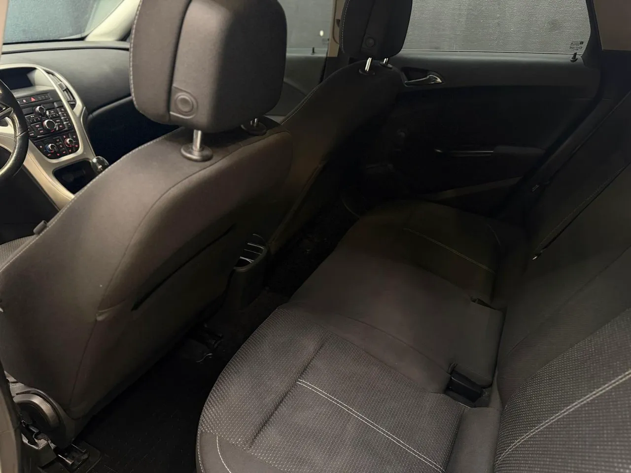 Vehicle image 15