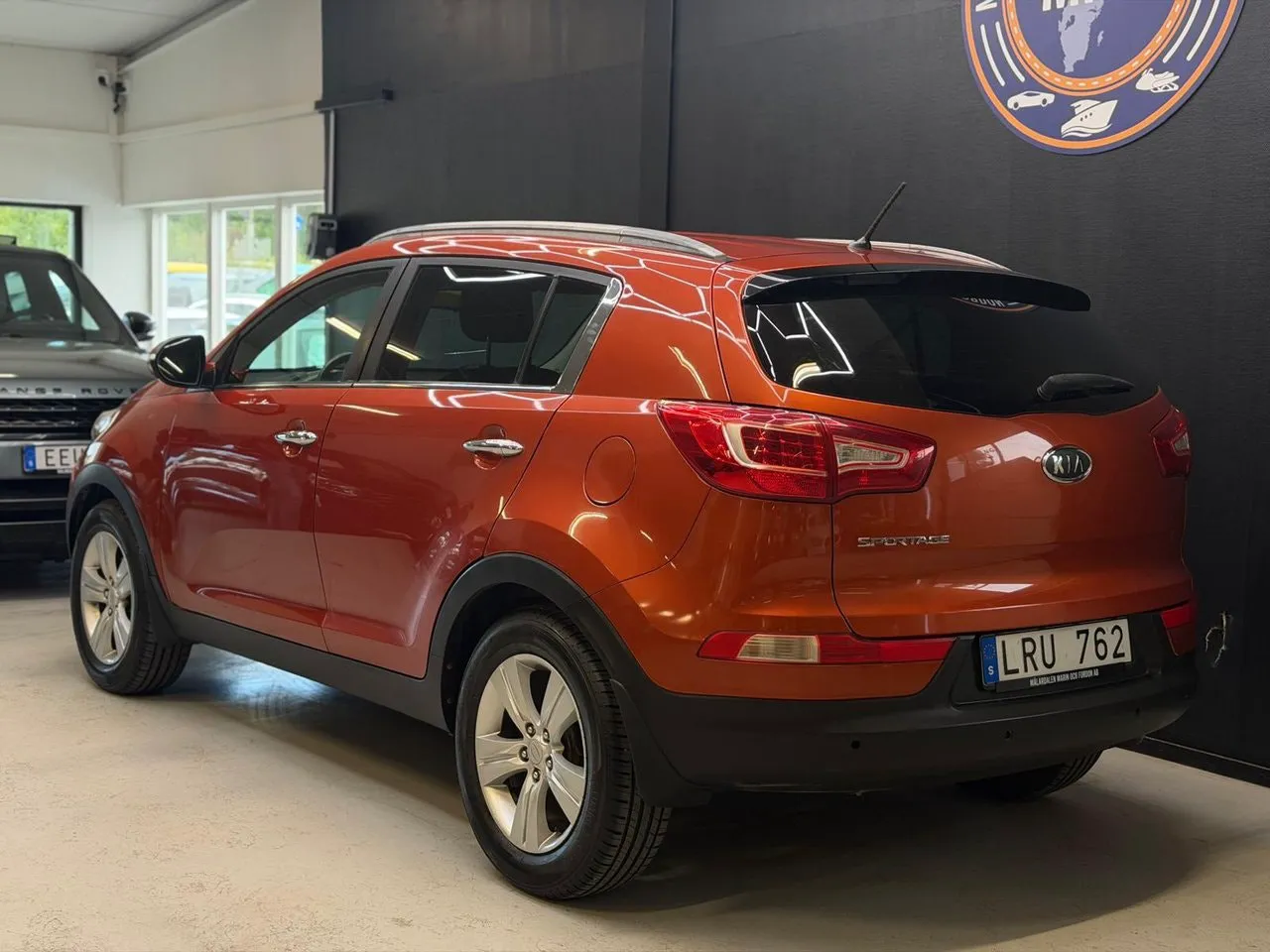 Vehicle image 18