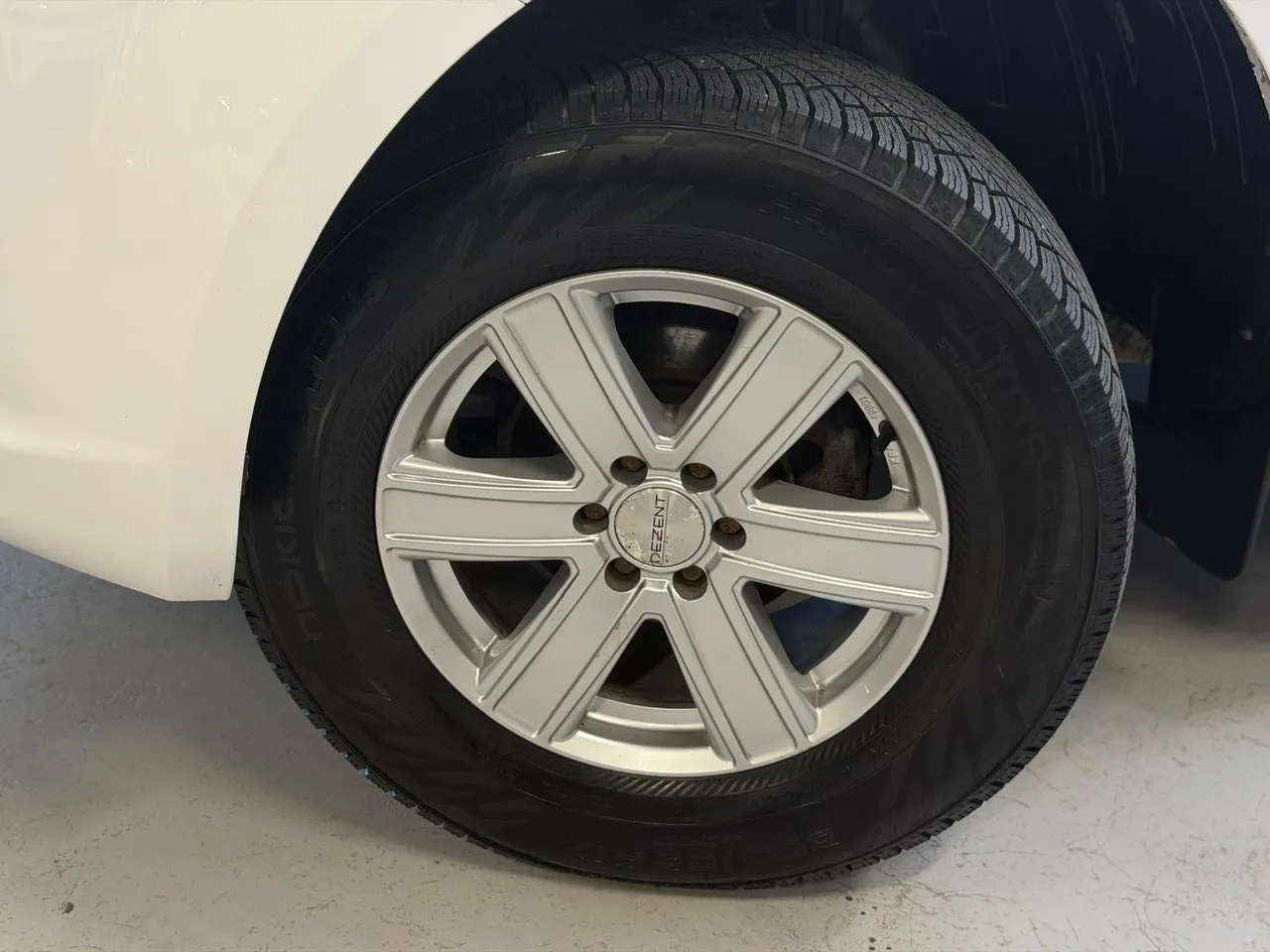 Vehicle image 18