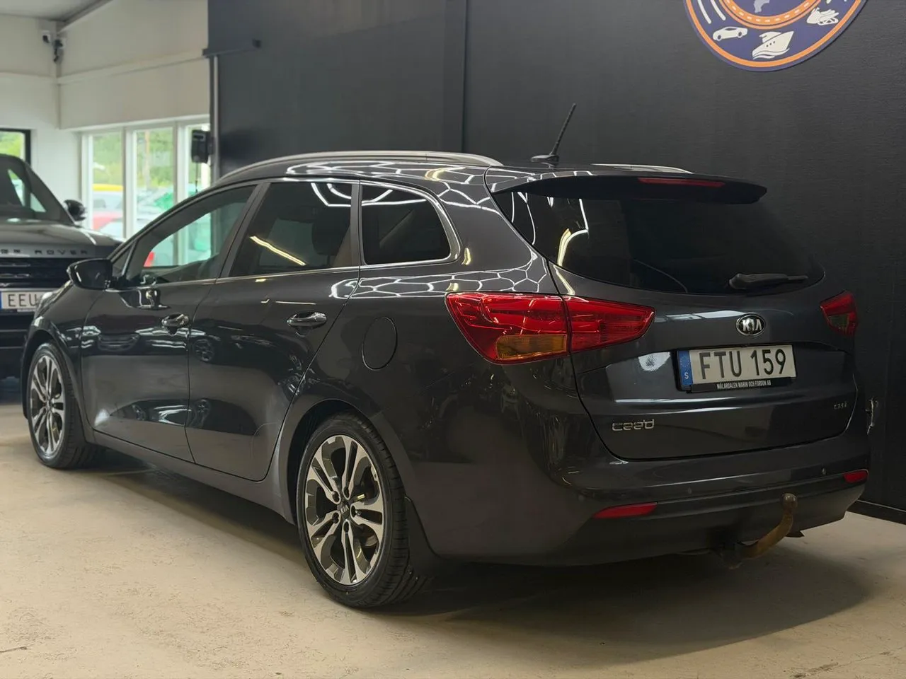 Vehicle image 21