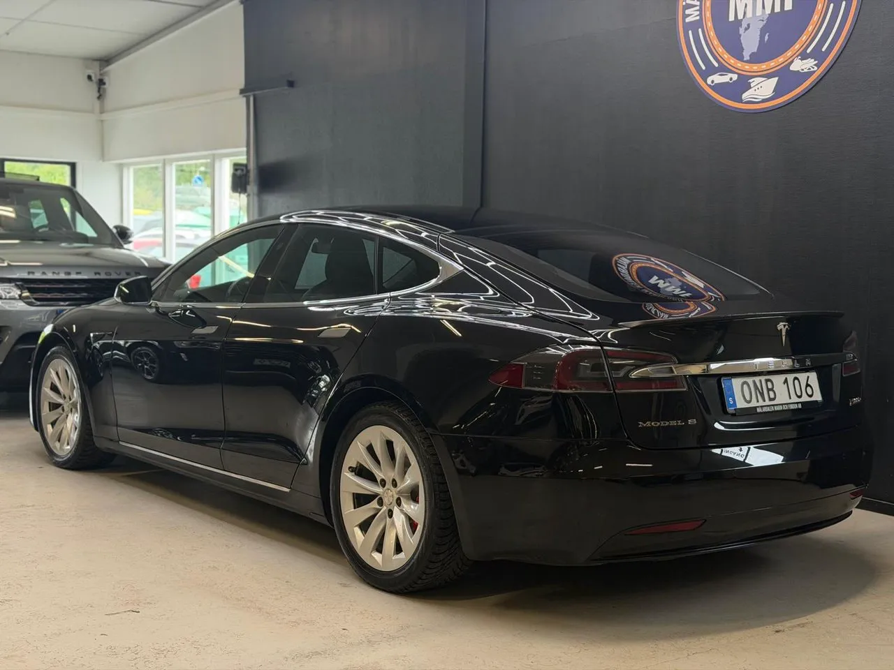 Vehicle image 18
