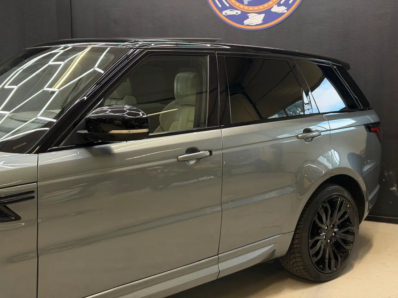 Vehicle image 13