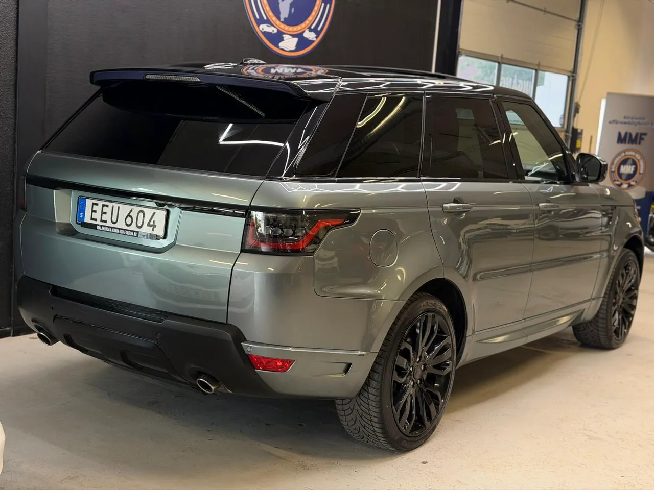 Vehicle image 21