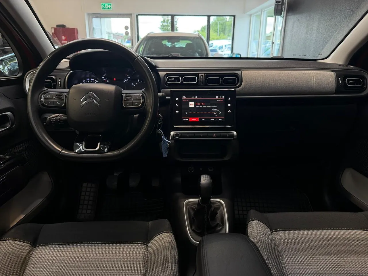 Vehicle image 7