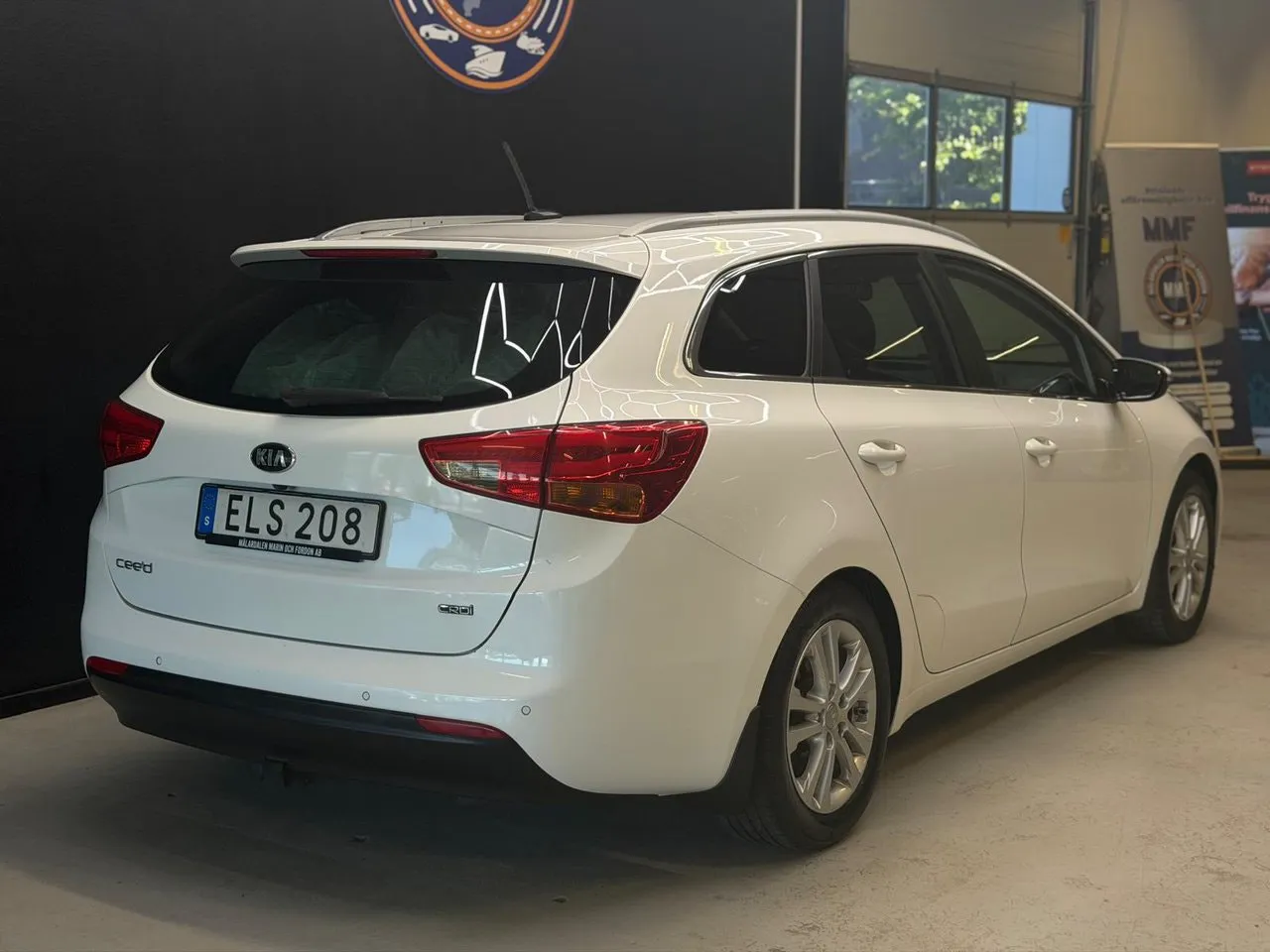 Vehicle image 21