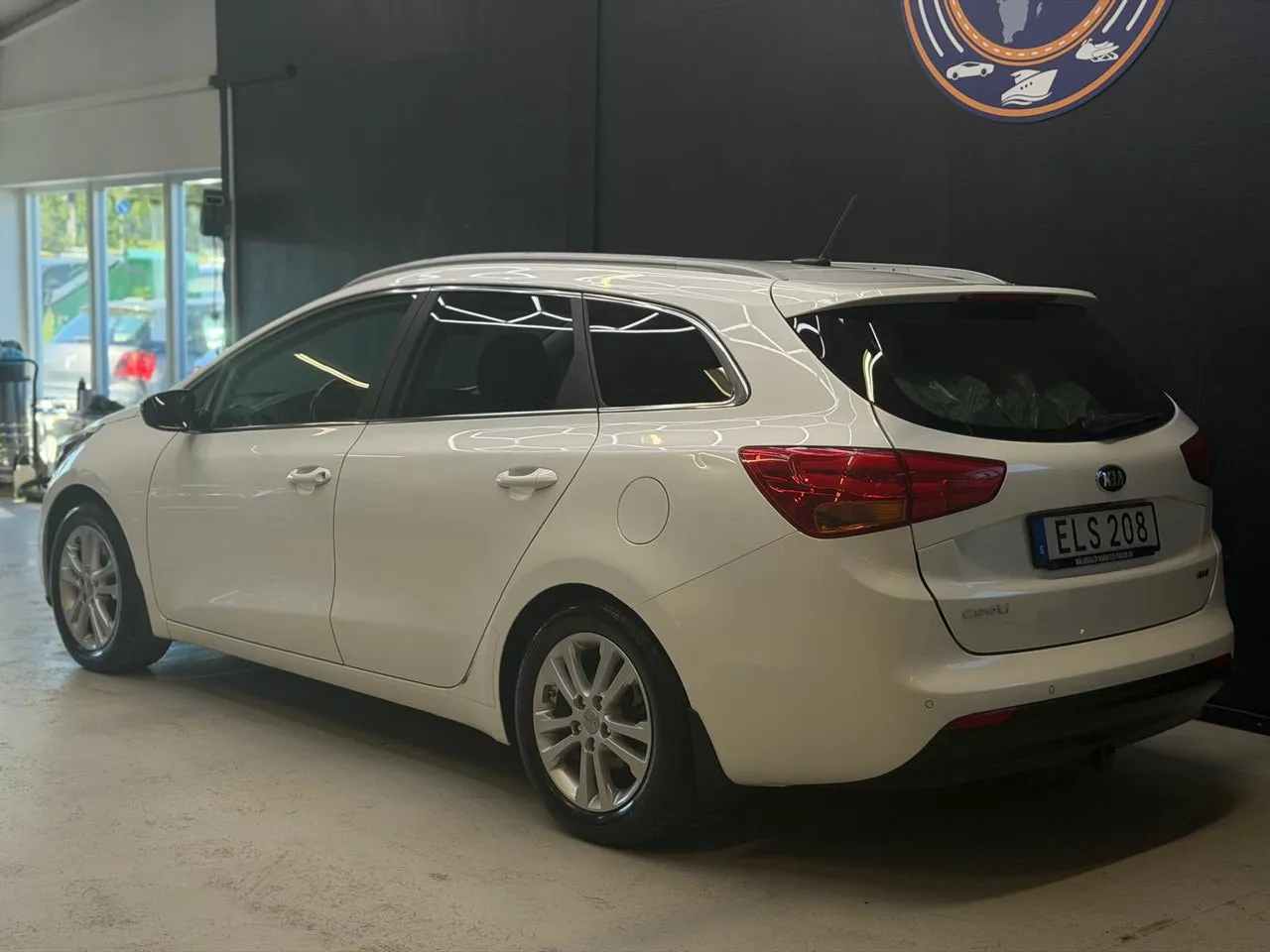 Vehicle image 20