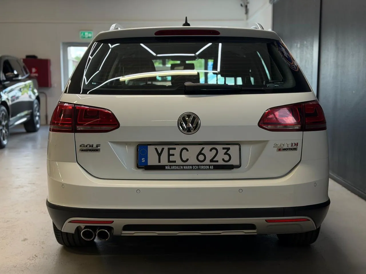 Vehicle image 20