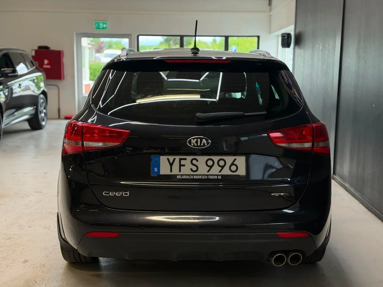 Vehicle image 22