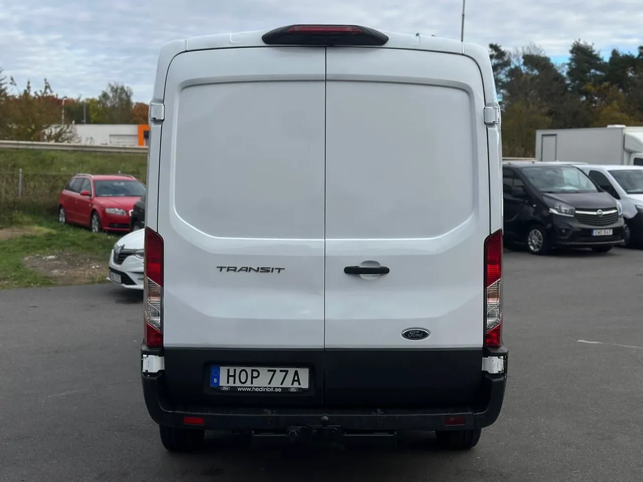 Vehicle image 13