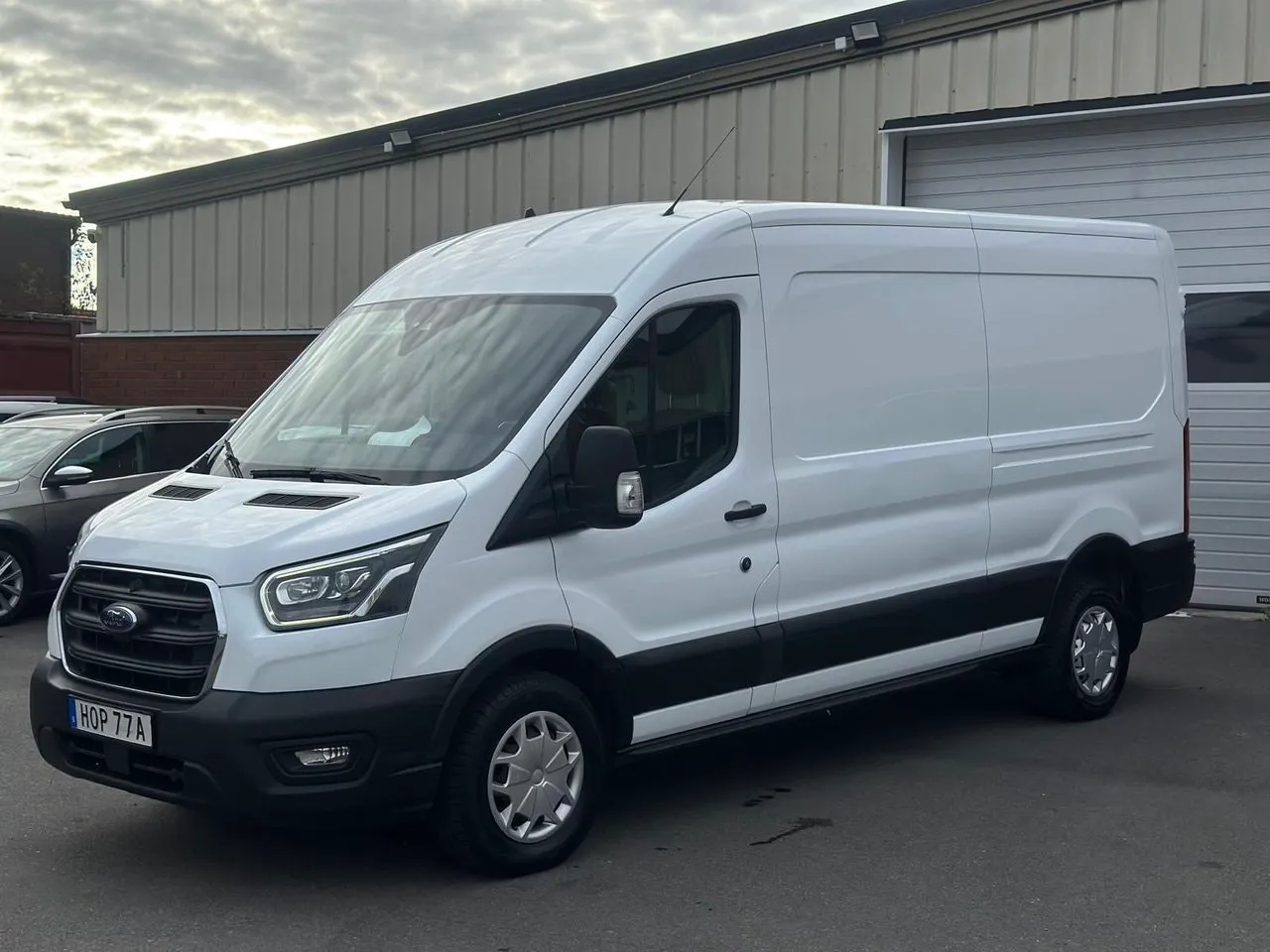 Vehicle image 3
