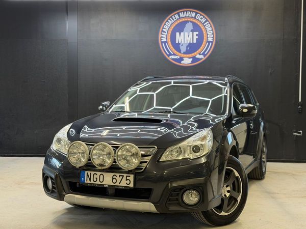 Subaru Outback 2.0 4WD Business Drag M-värm B-kamera Navi Nybesiktad - 2013