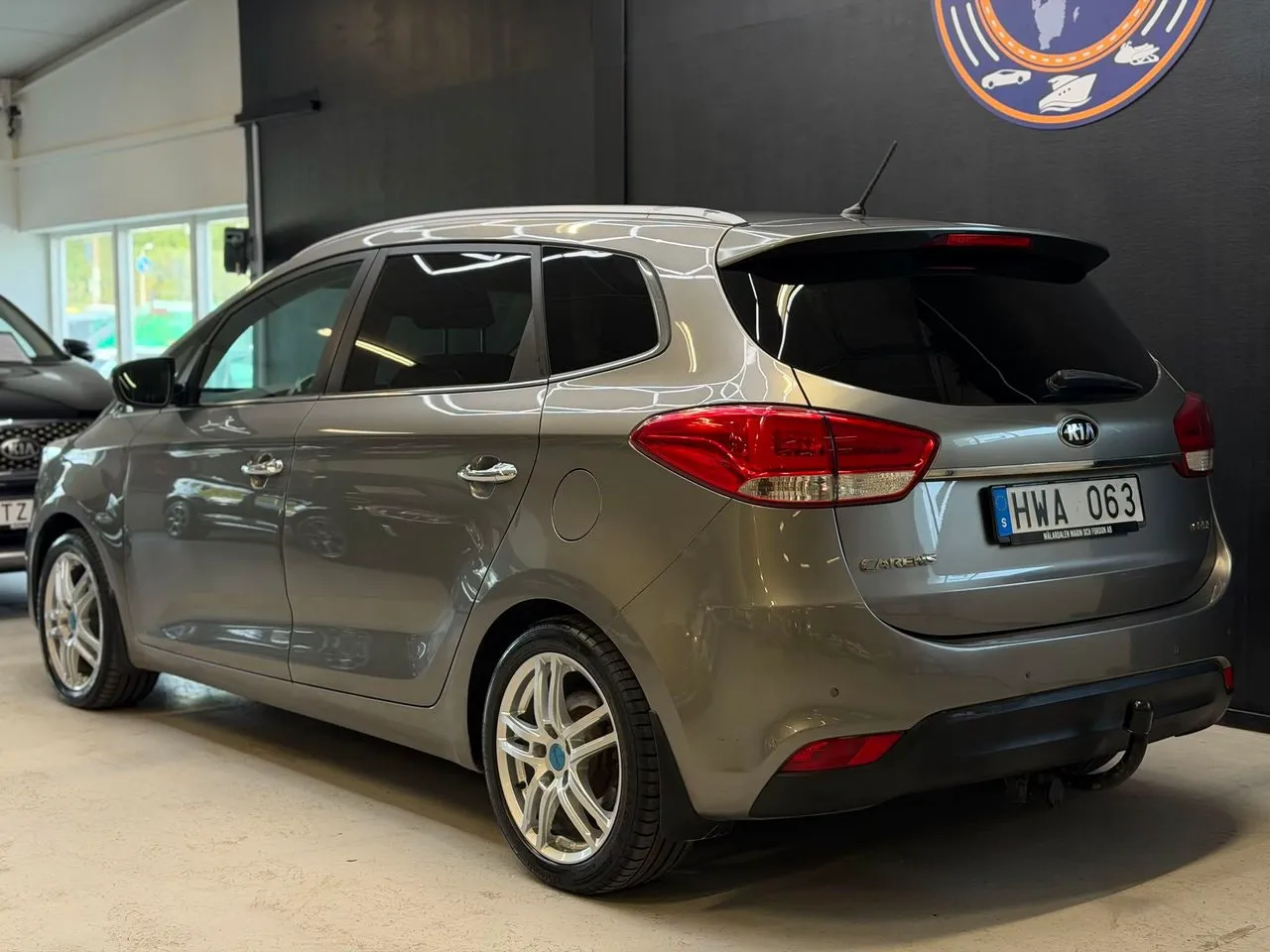 Vehicle image 19