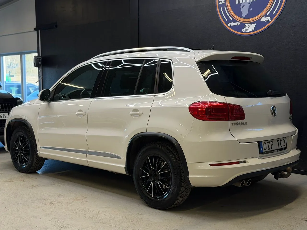 Vehicle image 20