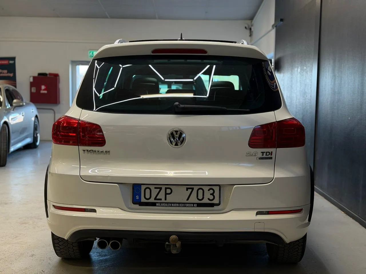 Vehicle image 22