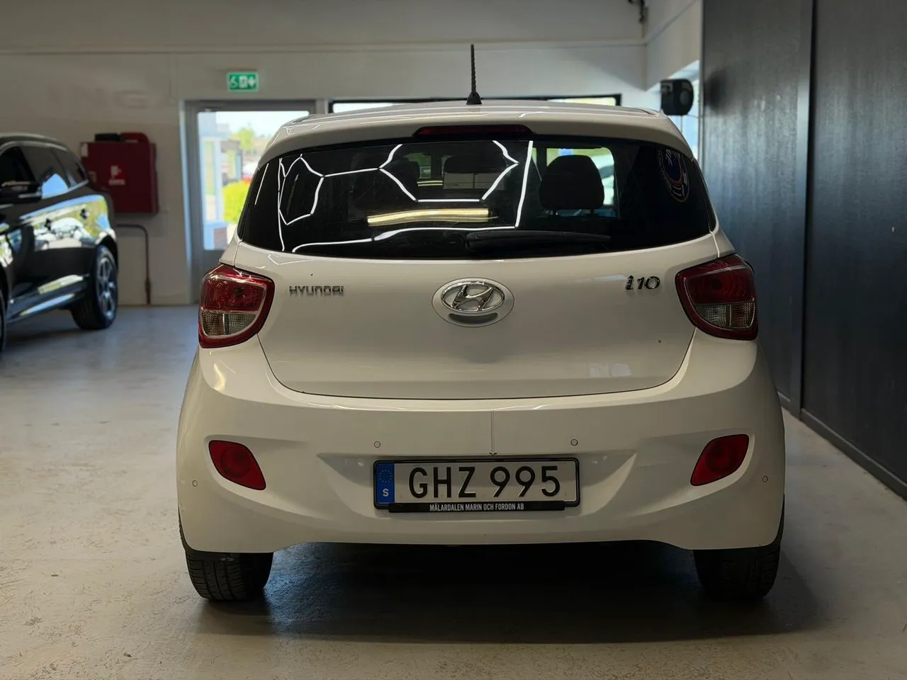 Vehicle image 19