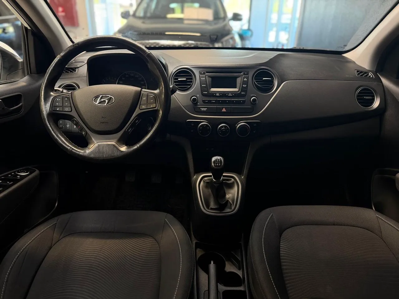 Vehicle image 7