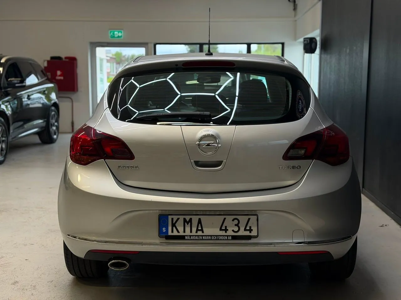 Vehicle image 20