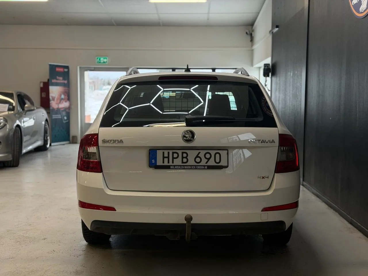 Vehicle image 21
