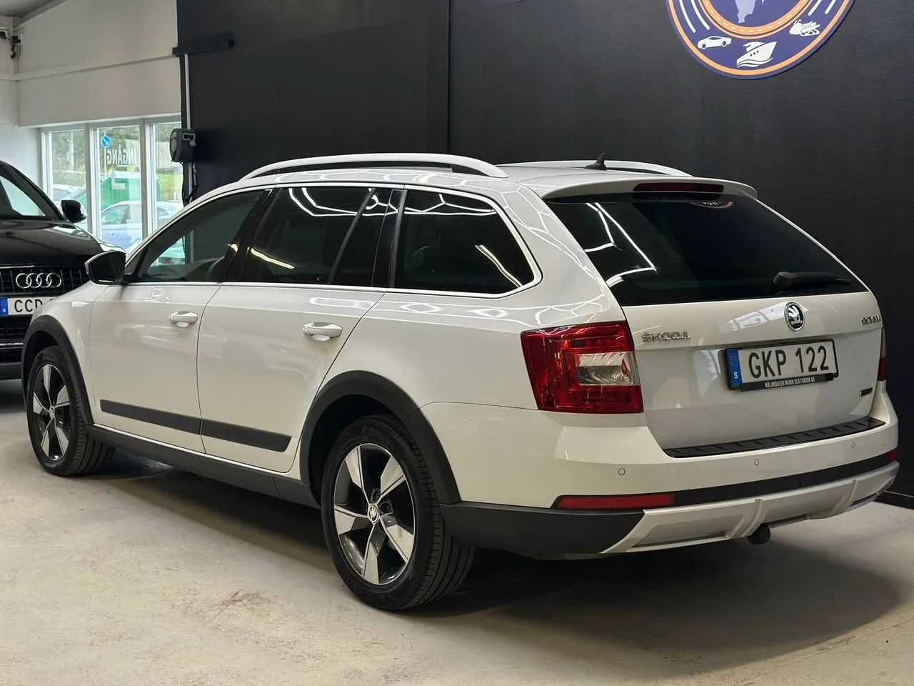 Vehicle image 20