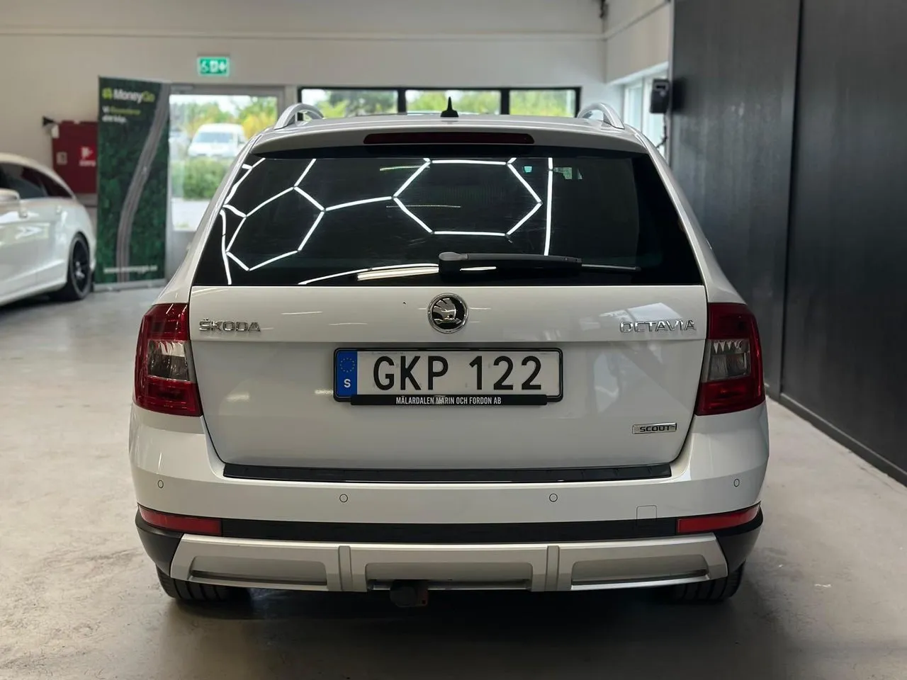 Vehicle image 22