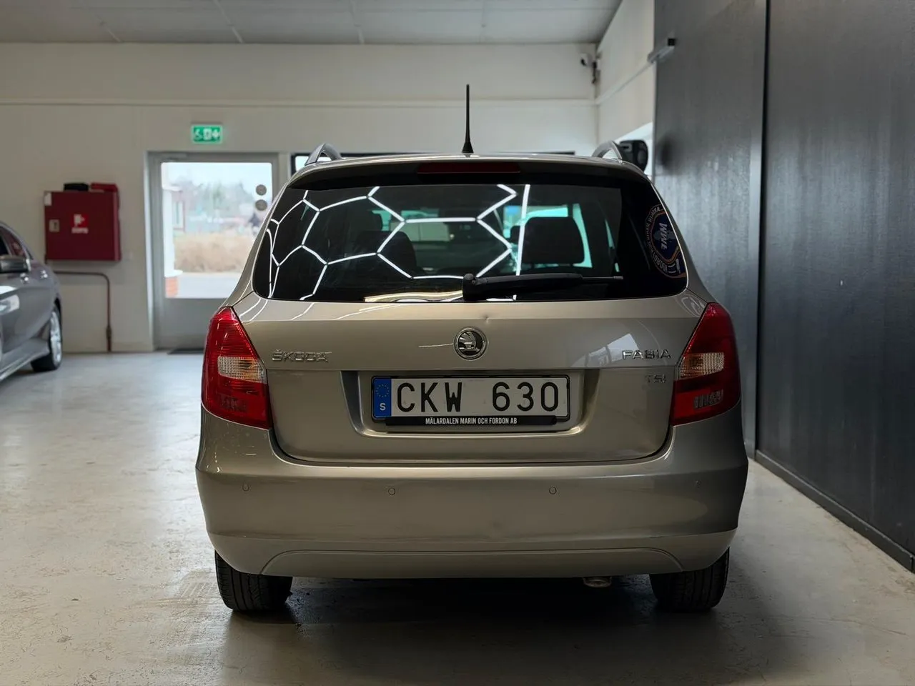 Vehicle image 20