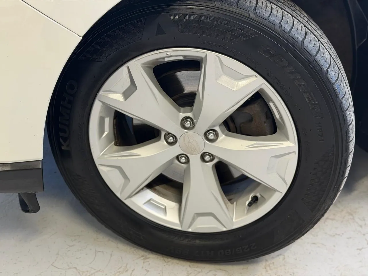 Vehicle image 17