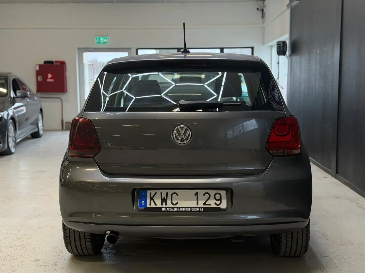 Vehicle image 20