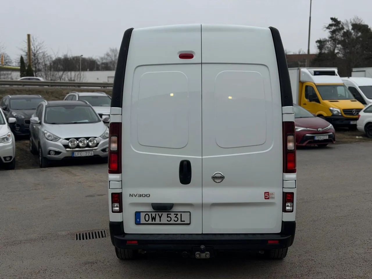 Vehicle image 17