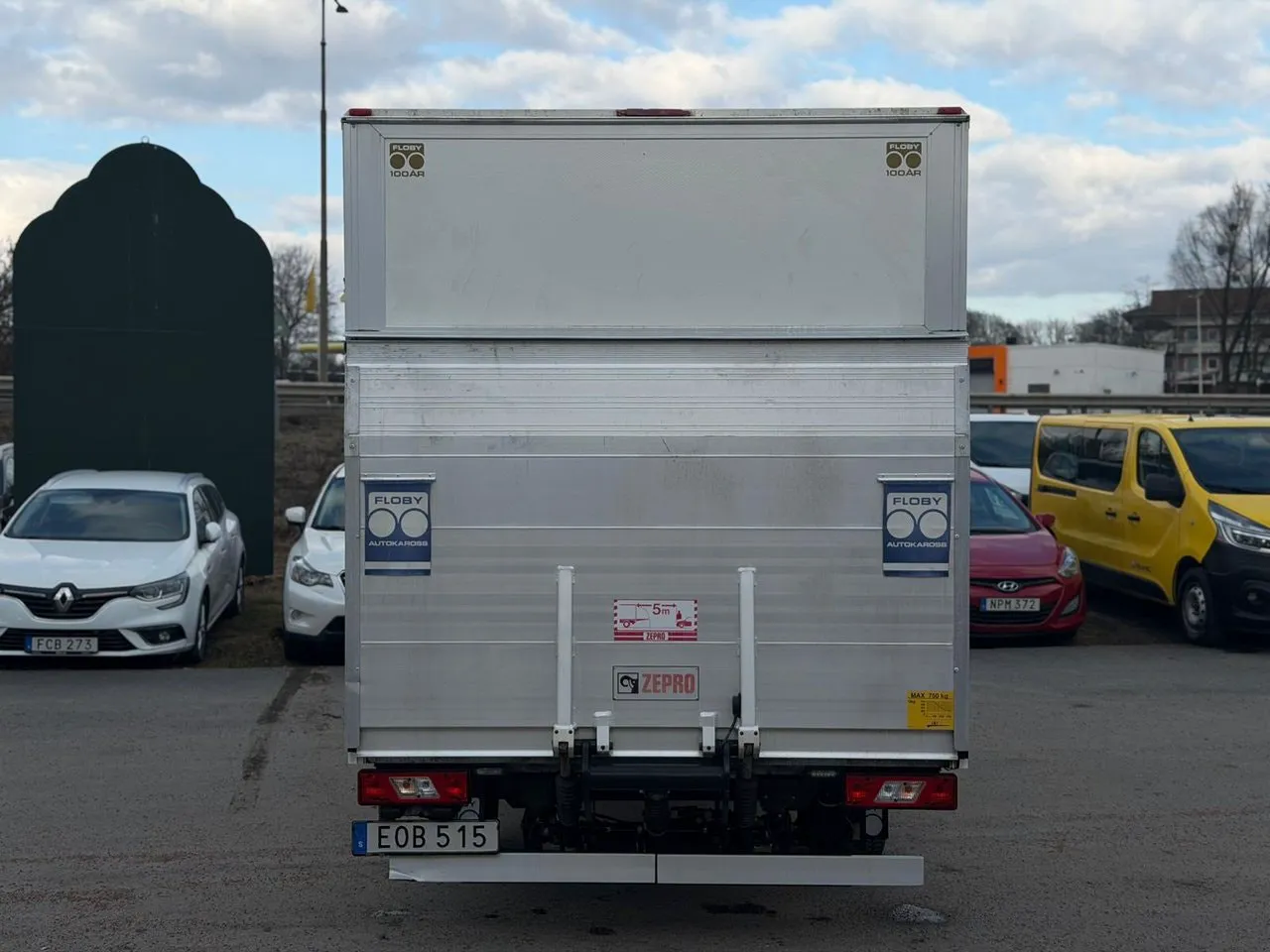 Vehicle image 16