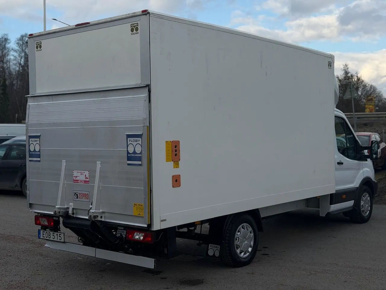 Vehicle image 14