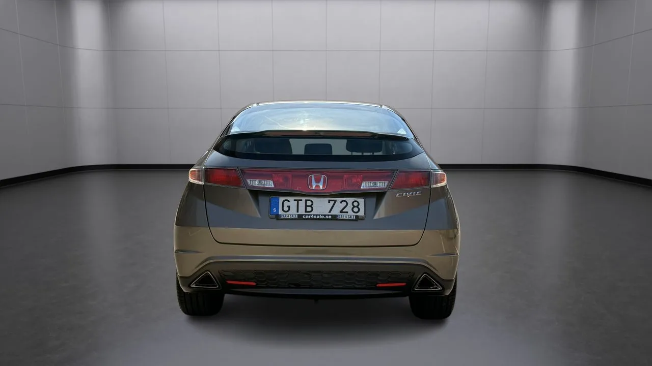Vehicle image 6