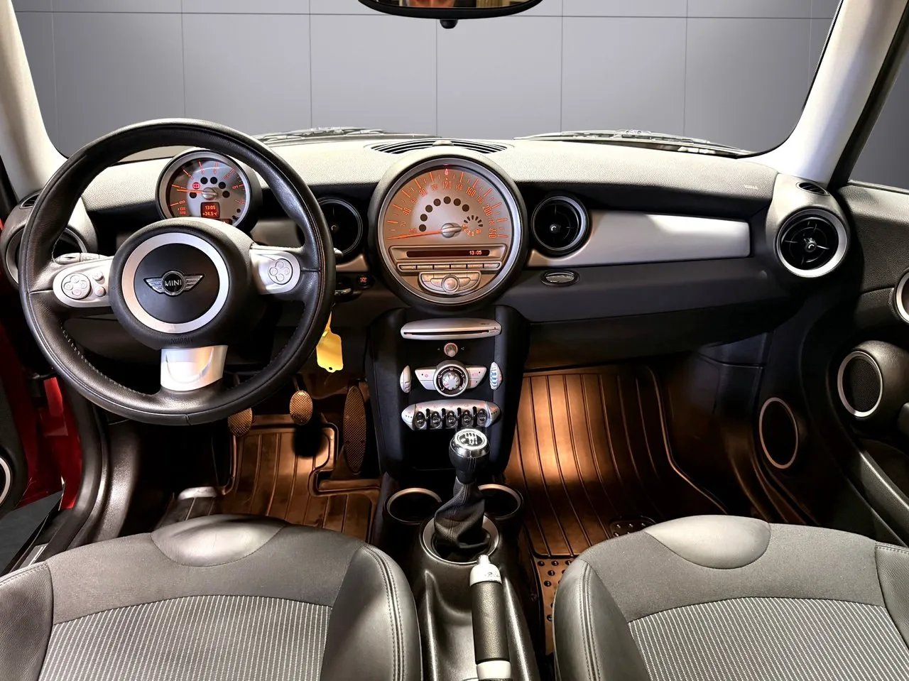 Vehicle image 8