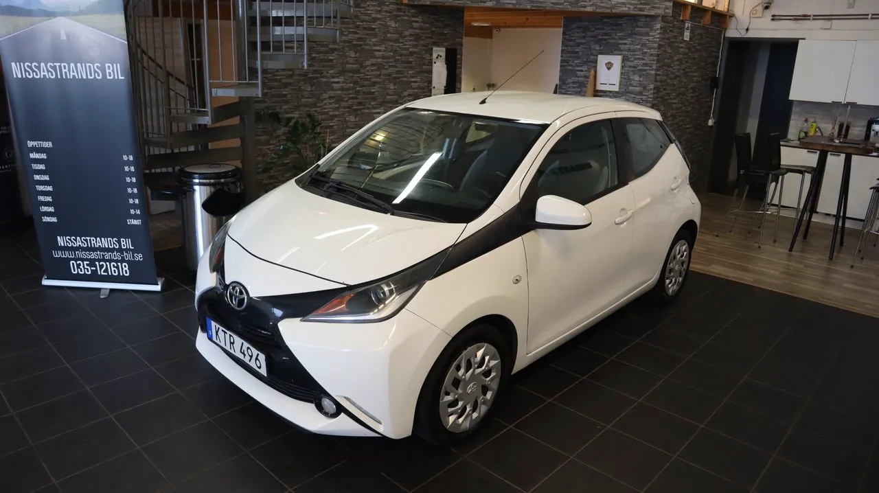 Vehicle image 1