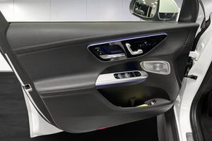 Mercedes GLC300 bild 8