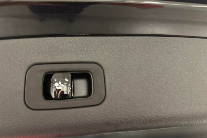 Mercedes GLC300 bild 13