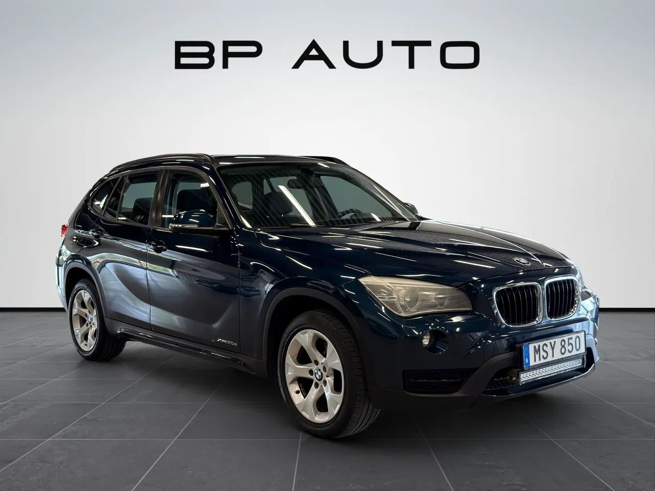 Vehicle image 7